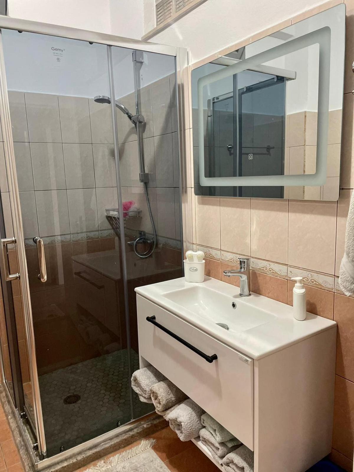 Adra'S Apartment Shkodër 外观 照片